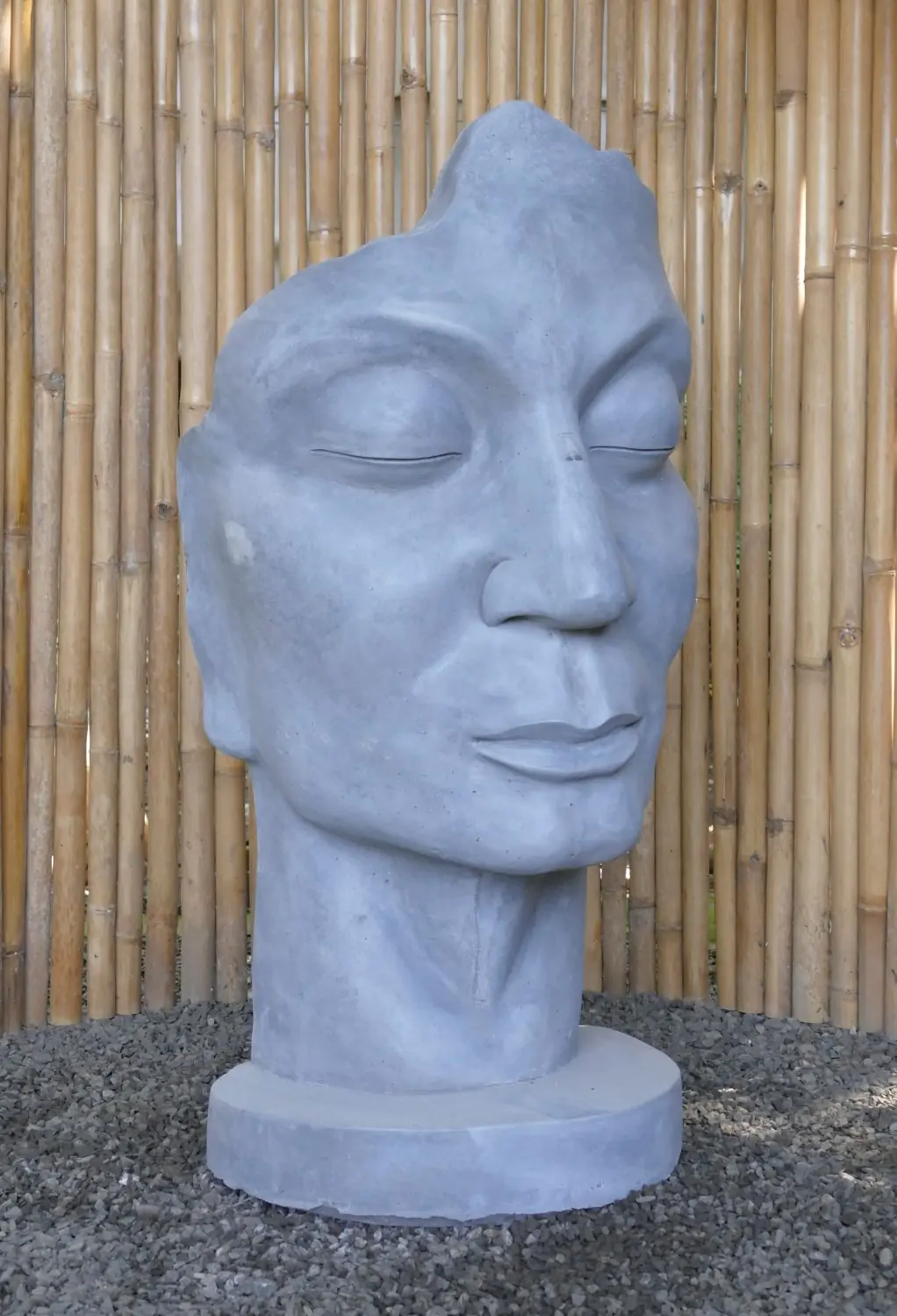 Product image 10 of the product “Aras - Face looking to the right, 120 cm H | cast stone ”